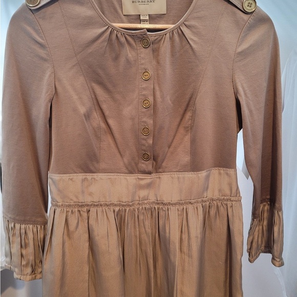 Burberry Dress. Burberry silk dress - Picture 6 of 6